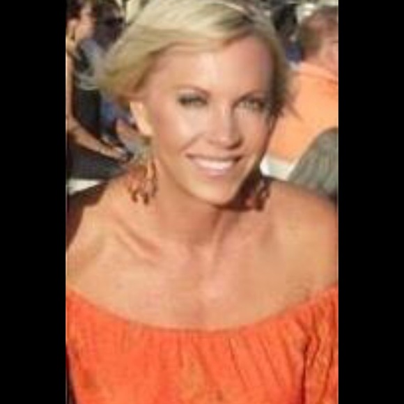 Meet your Posher, Kitty - Picture 4 of 17